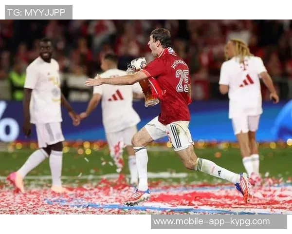 穆勒社交媒体庆祝季后赛首胜强调这只是迈向冠军的第一步 穆勒社交媒体庆祝季后赛首胜强调这只是迈向冠军的第一步