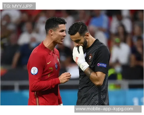 帕特里西奥宣布退役C罗发文致敬感谢其伟大贡献与历史地位 帕特里西奥宣布退役C罗发文致敬感谢其伟大贡献与历史地位