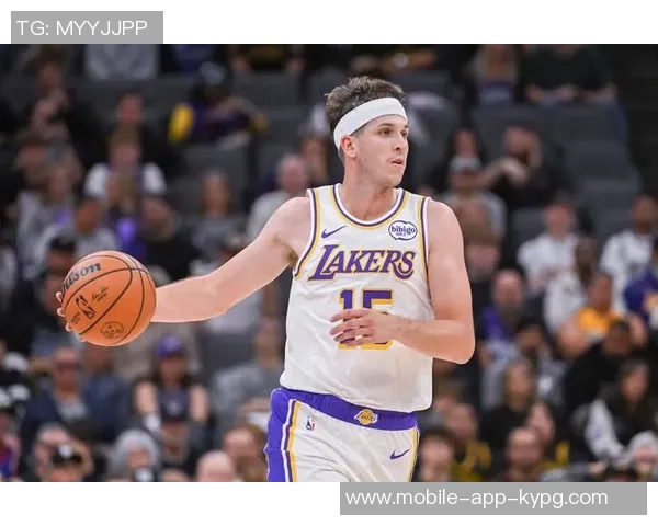 湖人应依靠年轻球员与东契奇和里夫斯搭档而非依赖41岁詹姆斯