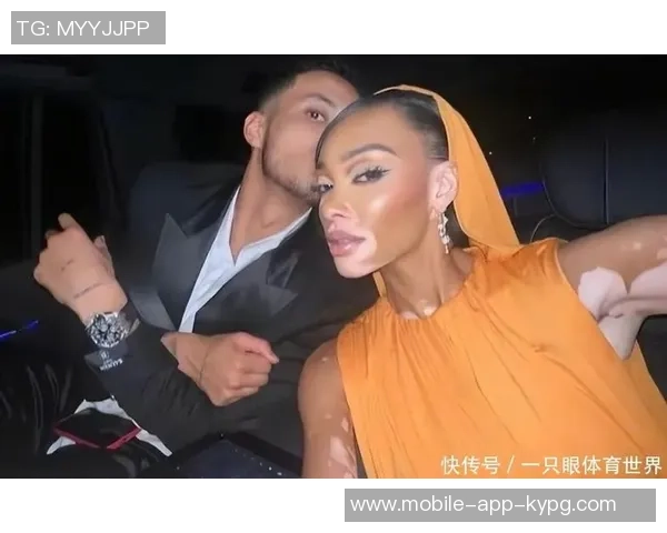 库兹马的超模女友分享观赛美照与对的人甜蜜恋爱令人羡慕 库兹马的超模女友分享观赛美照与对的人甜蜜恋爱令人羡慕